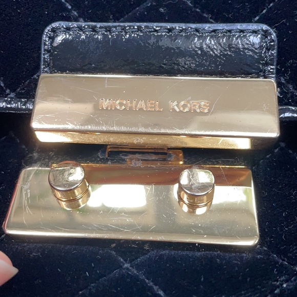Michael by Michael Kors Sloan large velvet shoulder bag - Picture 10 of 10